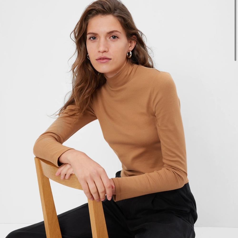 Gap Cropped mockneck size small